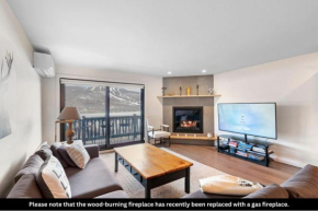 Spacious Condo with Lake and Mountain View